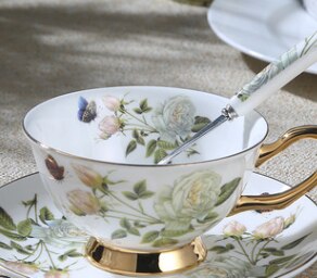Porcelana de hueso taza de café de China y platillo de lujo de cerámica Vintage té moderno Tazas de café utensilios de cocina Tazas Para Tazas: style 1