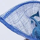 Fascinateurs de cheveux de mariage pour femmes, chapeau de plumes pour femmes, accessoires féminins, pince, vêtements de sauna, bandeau de sauna, cocktail, coiffure d'occasion: LIGHT BLUE