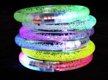 Boys Girls Fluorescence Stick Electronic LED Flash Bracelet Wrist Band Glow in The Dark, for Party, Wedding, Birthday Halloween: A