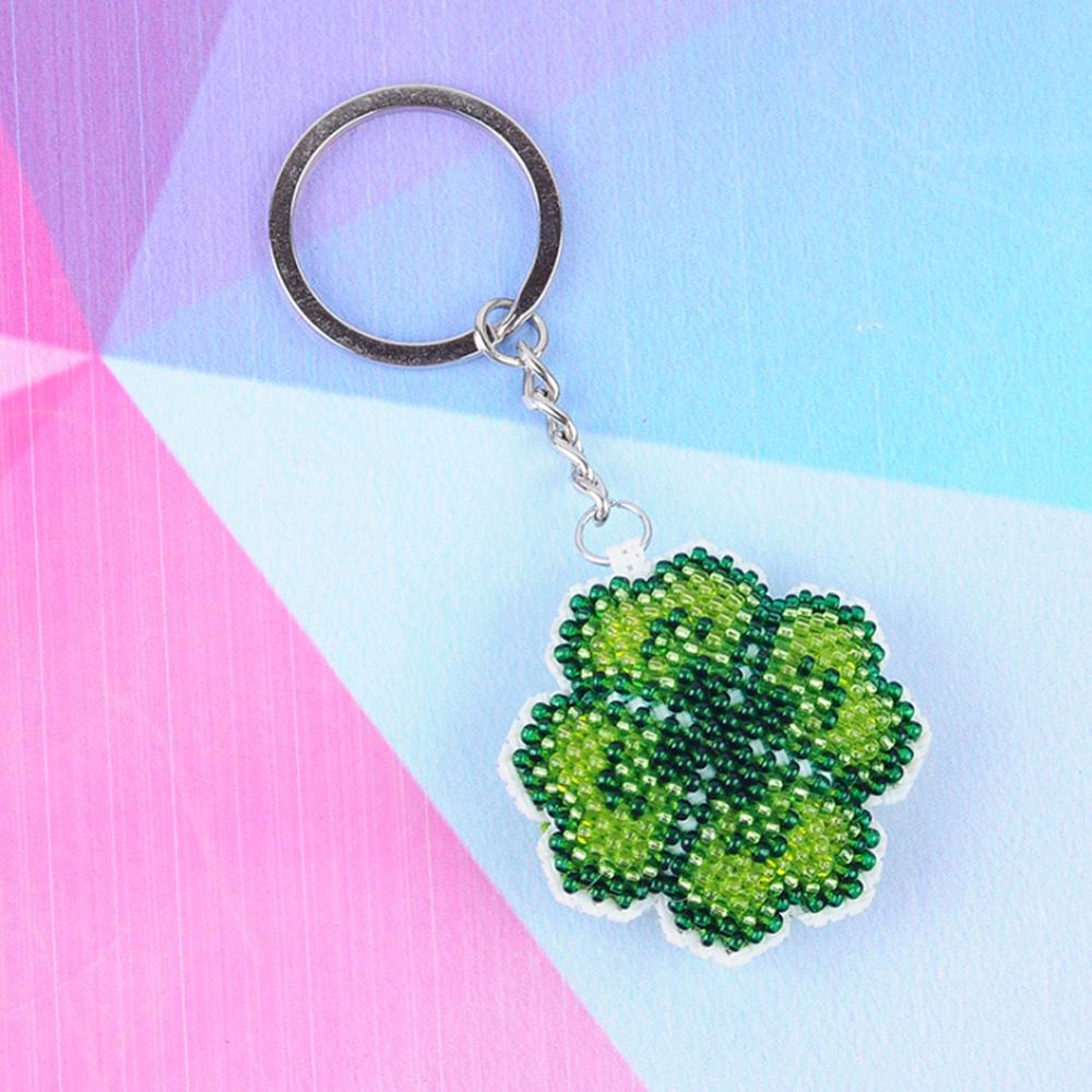 DIY: Sleutelhanger Panterprint – Hugs & Things - Siliconen kralen