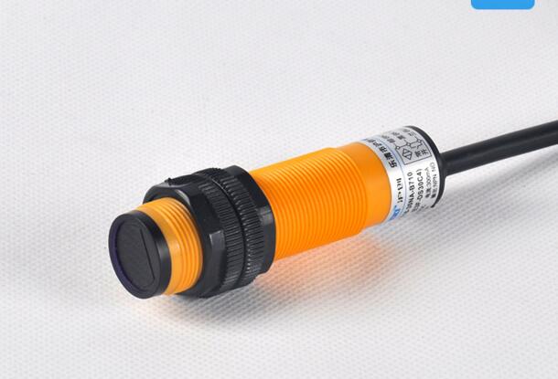FREIES 100% NEUE E3F-DS5C4 lichtschranke Sensor 5CM DC drei-draht NPN schließer M18