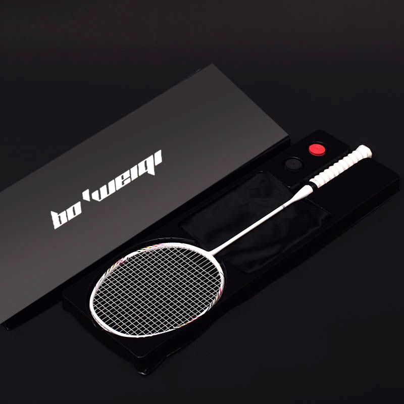 8u profissional 100% raquete de badminton carbono 24-30 lbs g5 ultraleve ofensiva raquete de badminton treinamento esportes com saco: White with Box