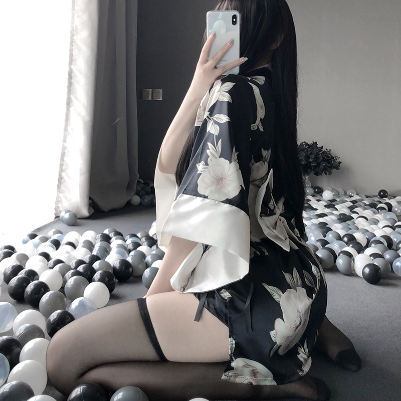 Japanse Kimono Sexy Lingerie Traditionele Stijl Robe Yukata Kostuums Pyjama Soft Cosplay Maid Outfit Vrouwen Sexy Zijde Riem Pak