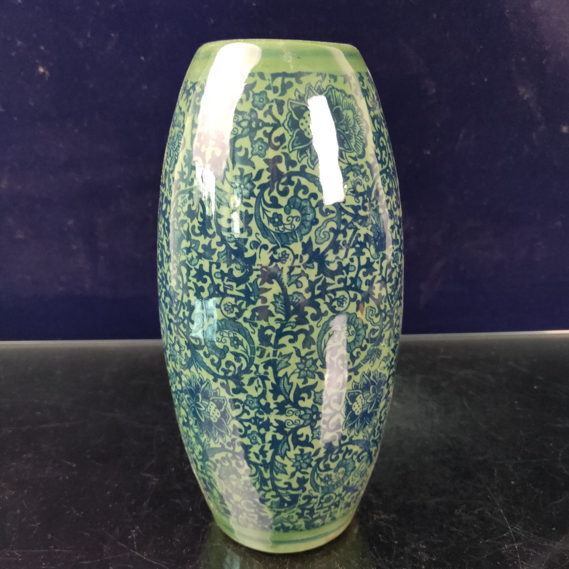 Chinese Blue and White Flower Porcelain Pot Vase Ornement