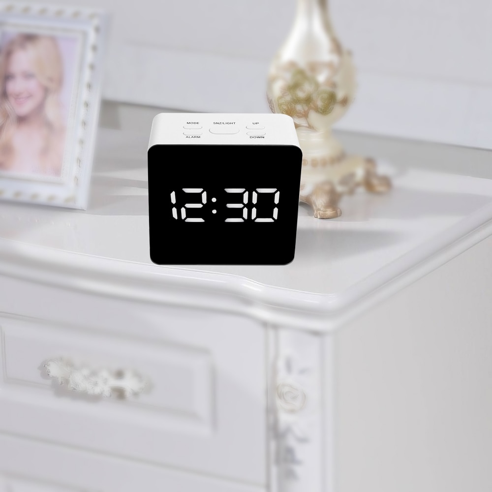 Digitale Led Wekker Snooze Display Tijd Night Led Tafel Desk Usb Charger Poorten Voor Iphone Android Telefoon Alarm Spiegel klok