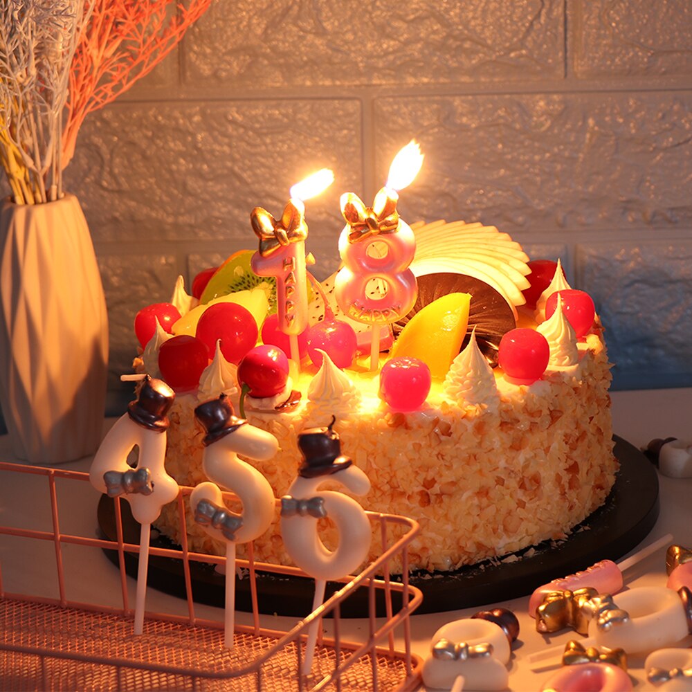Bougie gâteau numéro chapeau à nœud papillon 1 pièce | Garniture numérique pour âge, fournitures de fête d'anniversaire pour garçons et filles, accessoires de décoration pour la maison