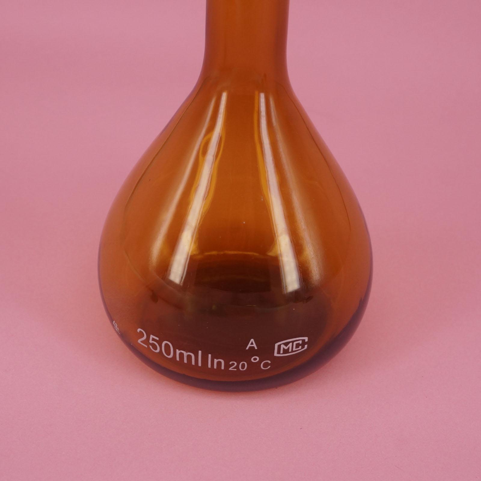 250ML Lab Brown Volumetric Flask Class A G3.3 Borosilicate Glass With Stopper