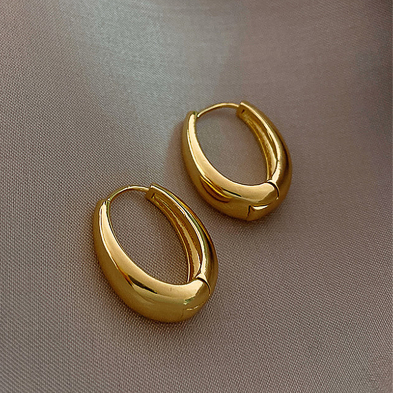Huitan-pendientes de aro de Metal a la para mujer, accesorios sencillos y versátiles para uso diario, joyería llamativa para chicas jóvenes