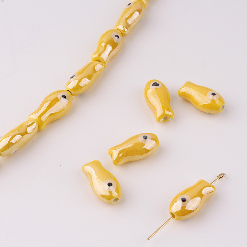 Abalorios de peces pequeños Retro, 10 piezas, espaciador de cerámica, cuentas sueltas para la fabricación de joyas, accesorios de pulsera DIY: Rojo