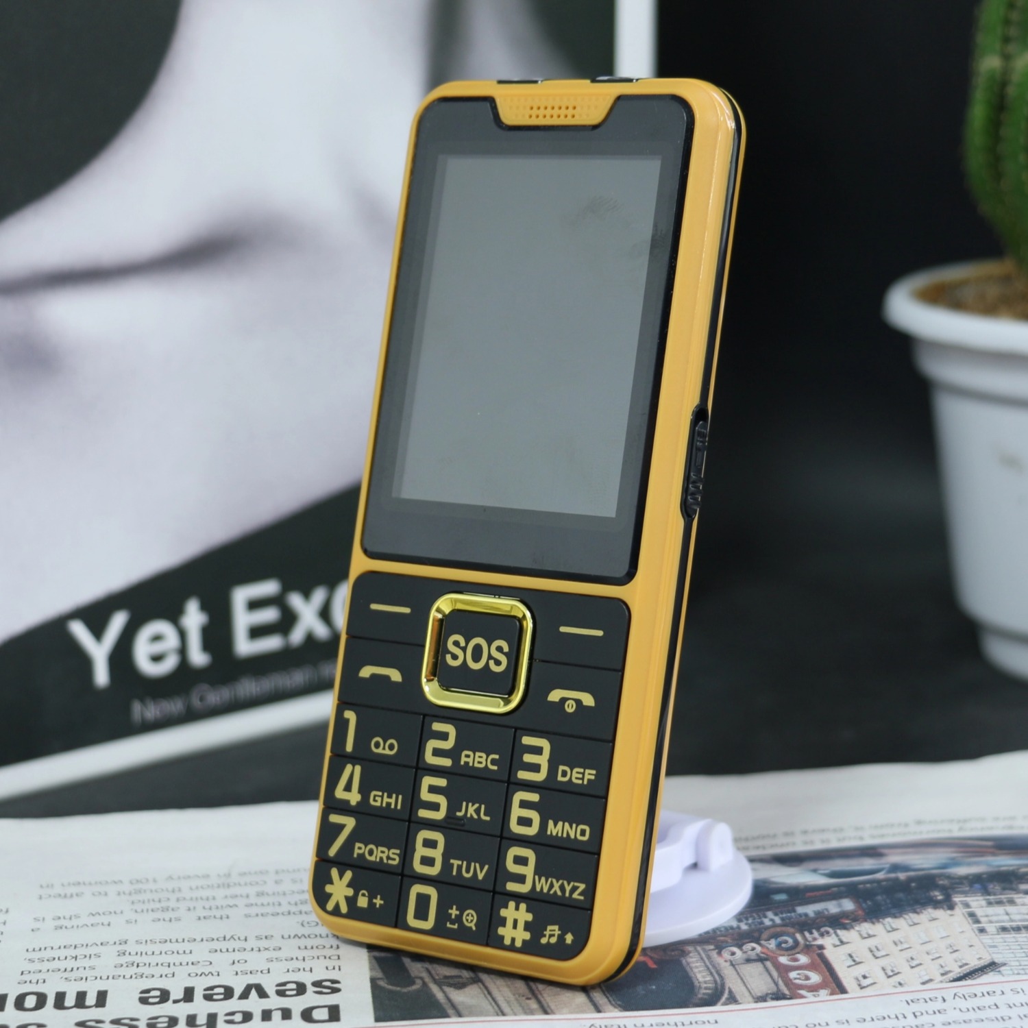 GSM 2G débloqué mince grand bouton poussoir téléphone pour personnes âgées SOS clé deux Sim double torche forte vitesse vocale cadran pas cher Senior téléphone portable: YELLOW