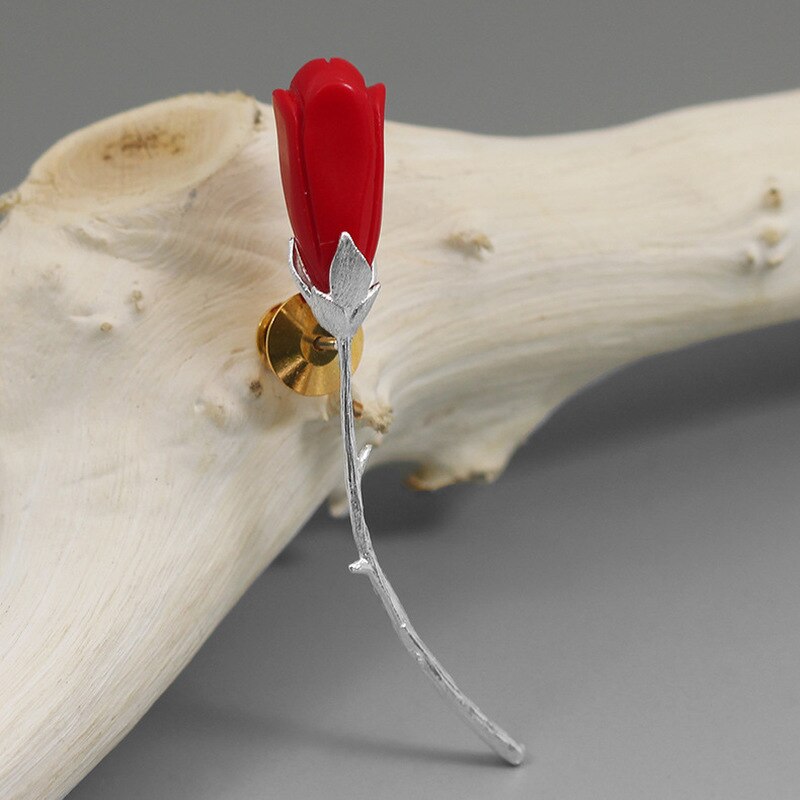 Brosche mit natürlicher roter koralle und magnolienblüte , 925 broschen aus sterlingsilber für damenschmuck: Rote koralle