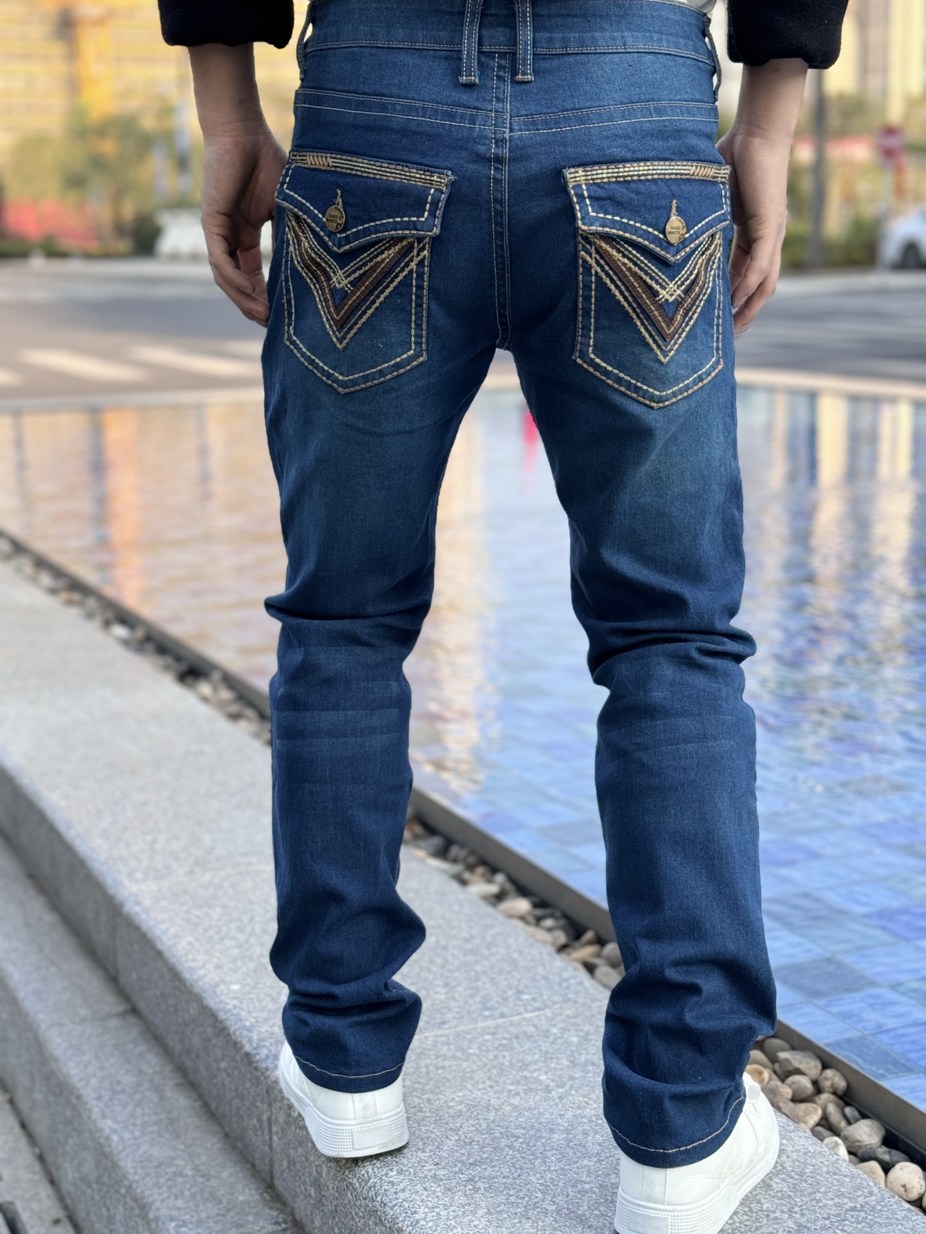 Pantalones vaqueros bordados ajustados para hombre, pantalones vaqueros elásticos Retro Vintage, ropa de calle urbana, mezcla de algodón, artístico para todas las estaciones