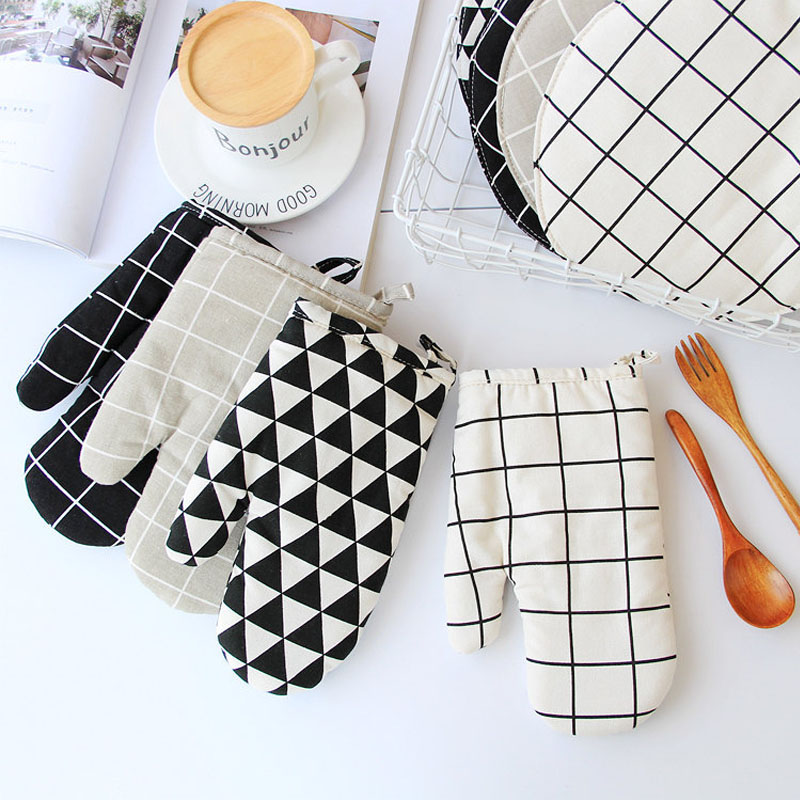 1 Piece Cute Non-slip Yellow Gray Cotton Nordic Kitchen Cooking Microwave Gloves Baking BBQ Potholders Oven Mitts