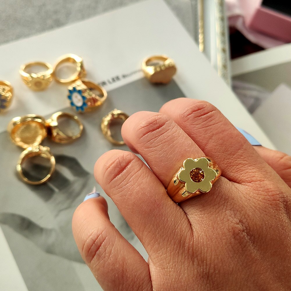 Flatfoosie Neue Koreanische Blume Metall Ringe für Frauen modisch Gold Farbe Emaille Blume Geometrische Index Finger Ringe Partei Schmuck