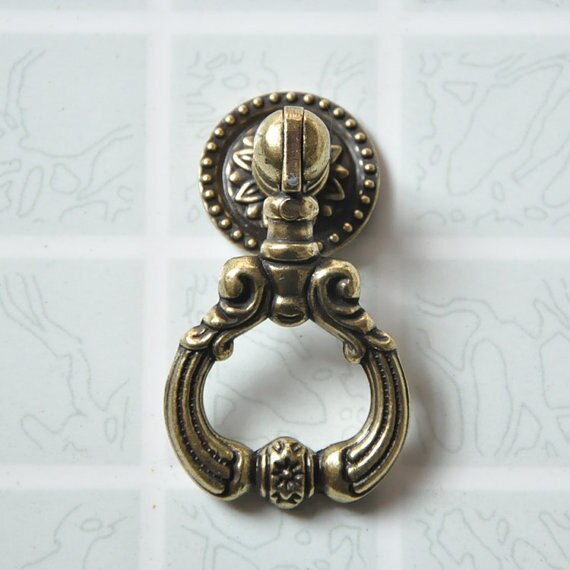 Vintage Style Drawer Pull Dresser Pulls Knobs Handles Hardware / Antique Bronze Retro Classic Cabinet Knob Pulls / Kitchen Knob