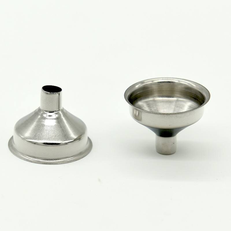 Portable Stainless Steel Hip Flask Pocket Wine Bottle Travel Whiskey Alcohol Wine Bottle Hip Flask Mini Bottle: Small funnel