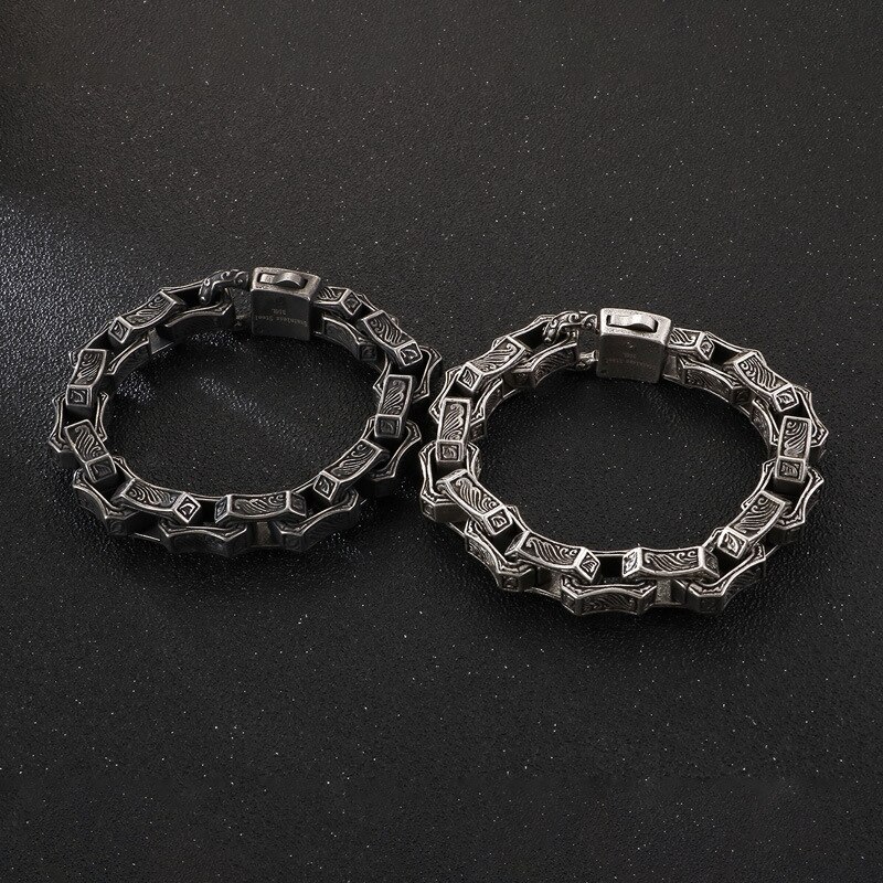 Retro totem punk armband van roestvrij staal met europese en amerikaanse persoonlijkheid, titanium stalen sieraden voor heren
