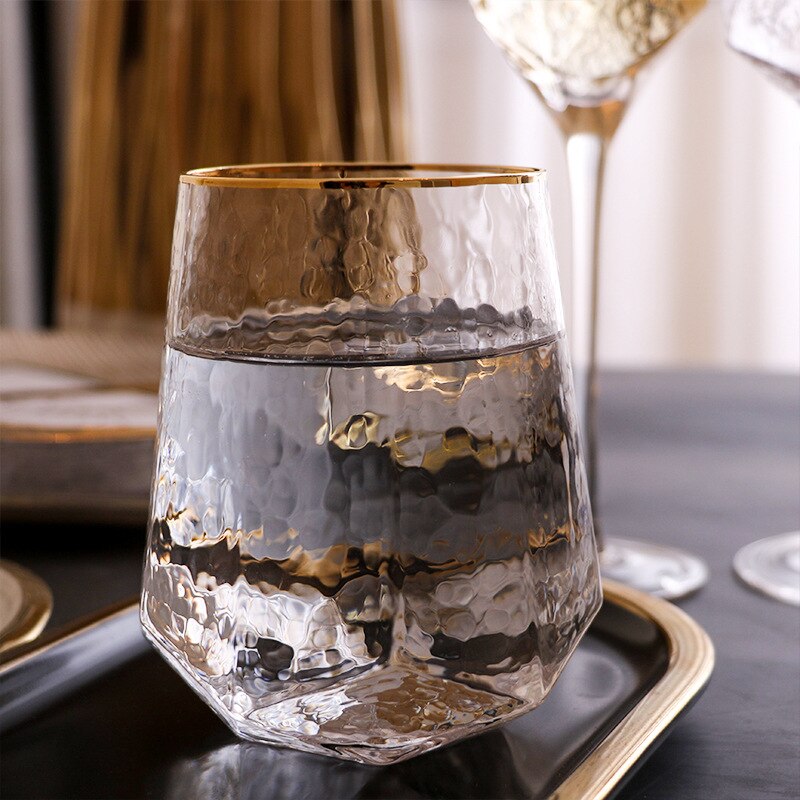 Rødvinsglas diamantformet hamret glas med guldkant nordisk vintage krystalglas med guldkant champagneglas