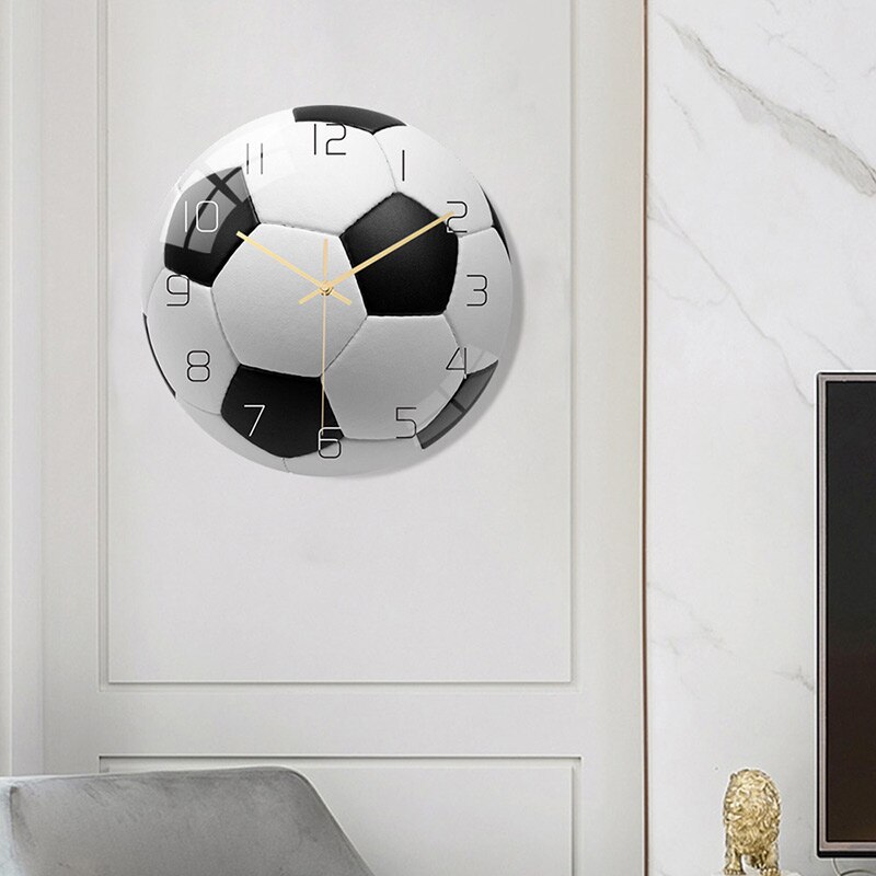 Orologio da parete da 12 pollici calcio forma di calcio appeso sveglia movimento muto stile sportivo decorazioni per la casa per gli amanti del calcio fan bambini