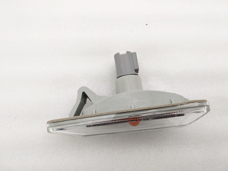 Pour hyundai solaris VERNA clignotant lumière feuille lumière lampe ampoule triangle lumière feuille plaque abat-jour et support de lampe asse