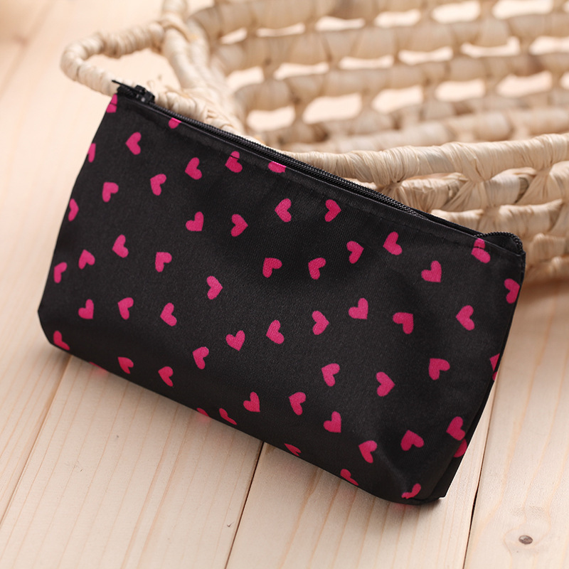 Reise Kosmetikerin Liebe Herz Kosmetik Tasche Satin wasserdichte Kleine Make-Up Tasche Frauen Lagerung Paket Fall Tasche Veranstalter