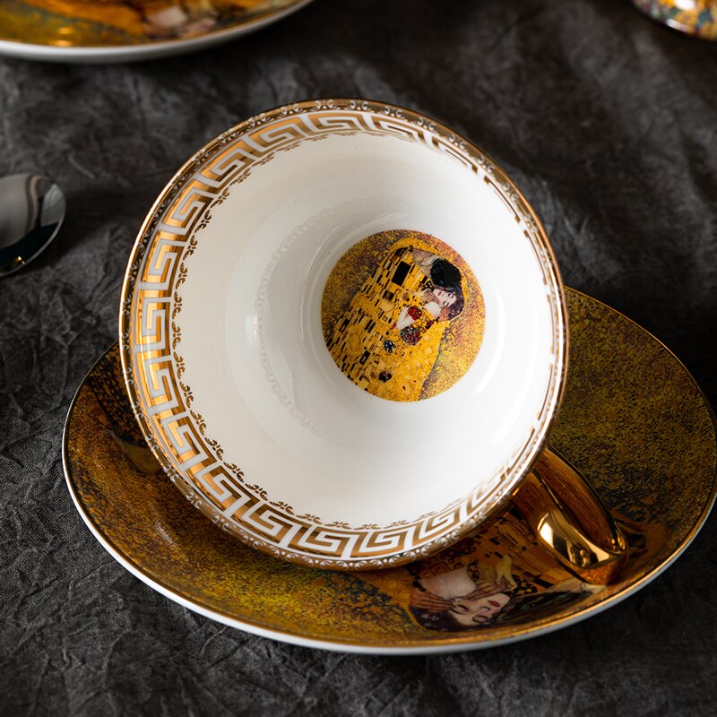 Bone China "Kus" Thee Set Theekopje Schotel Creamer Suiker Pot Theepot Mokken Lepel Dessert Platen Huishoudelijke Theewaar Coffeeware levert