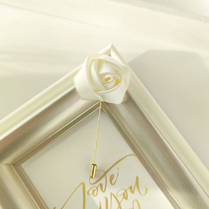 Alfileres Boutonniere para novio para hombre, ramillete de boda, broche para mujer, flores, rosas, ojal de seda para padrino de boda, accesorios para traje de matrimonio, graduación A: Marfíl