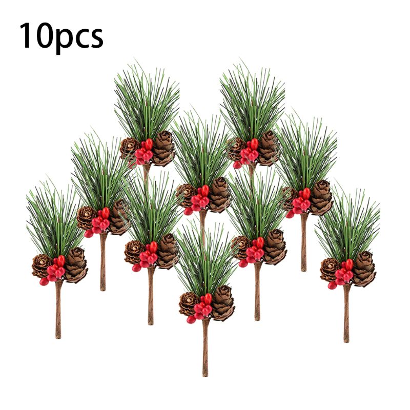 10 stuks kerstprikkers met rode bessen en dennenappels, versierd met hulsttakken en bloemen