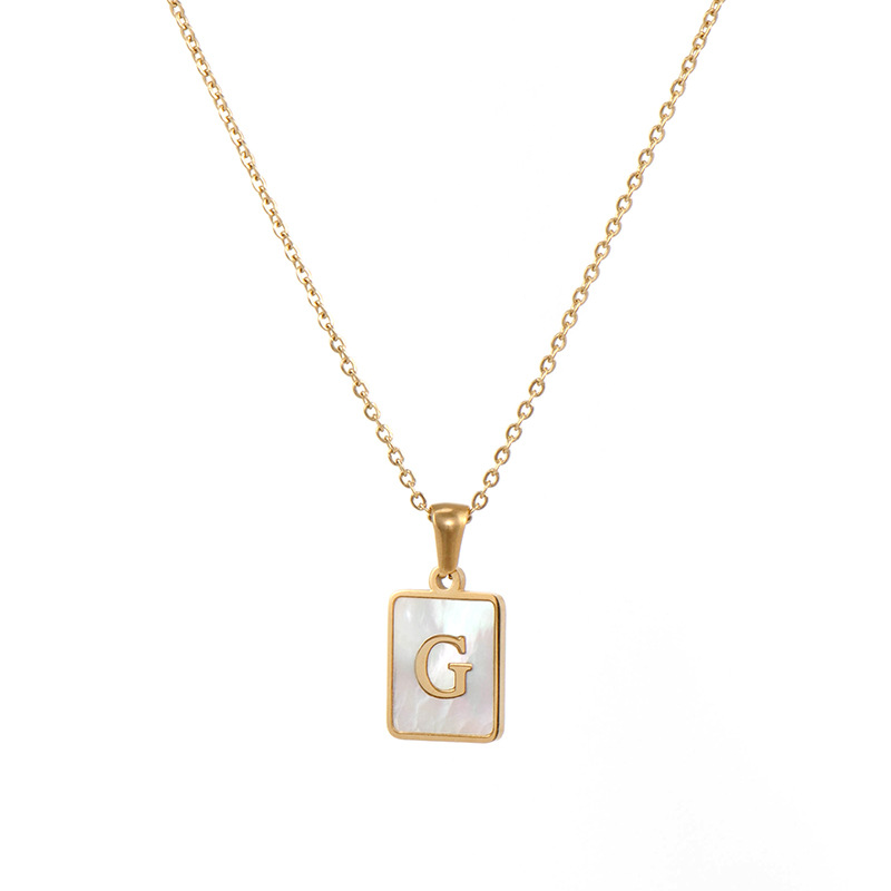 E.B.belle Collar con inicial minimalista de concha de nácar de acero inoxidable sin deslustre, collar con letras chapadas en oro para mujer