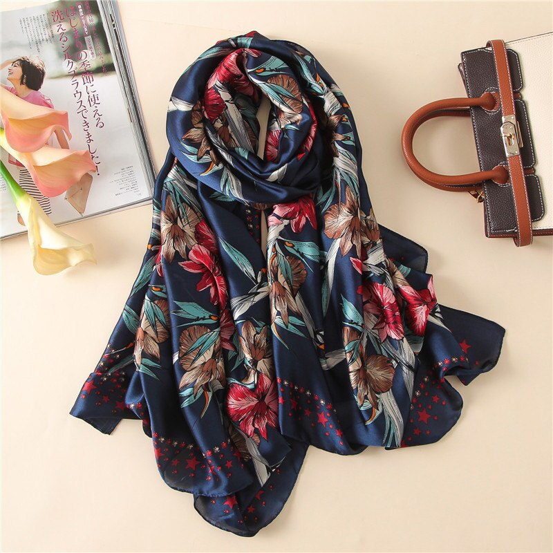 Stil kvinnor strand vacker blomma fin sjal siden dam höst och vinter populärt tryck scarves hijab
