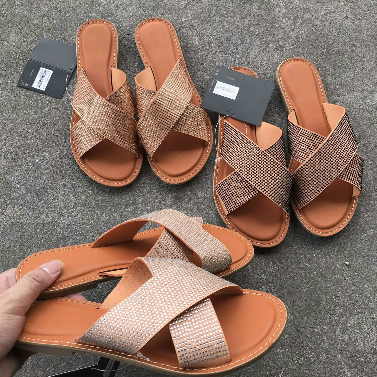 Sandales pour femmes, chaussures d'été, chaussures d'été croisées avec diamants, bout ouvert, claquettes plates, grande taille, à la , collection