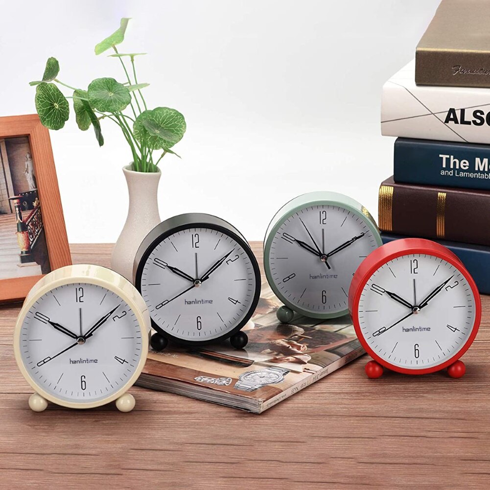 4inch Metal Round Alarm Clock Quiet Desktop Bedroom Battery Operated Timepiece Round Silent Simple Timepiece Alarm Clock