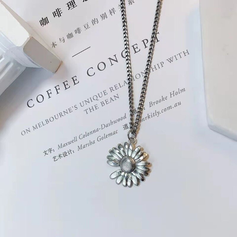 Ketting Vrouwen Chrysant Kettingen Vrouw Ketting Hanger Eenvoudige Sieraden Unisex Zilver Kleur Trendy Zoete Zinklegering Naszyjnik