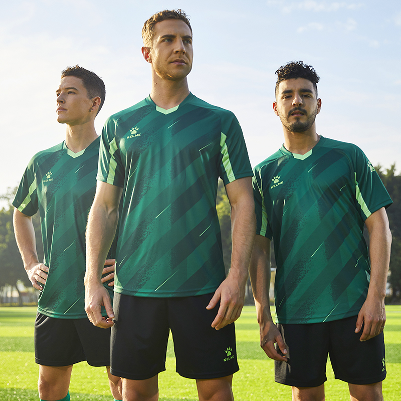 Kelme fotballdrakt sommer utendørs løping trening fitness korte ermer shorts pustende todelt sett