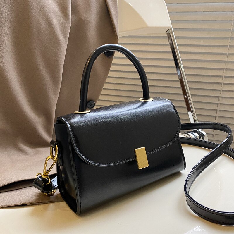 Populaire Kleine Tas Vrouwen Tassen Mode Herfst Winter Retro Veelzijdige Een Schouder Messenger Bag Draagbare Kleine: Black