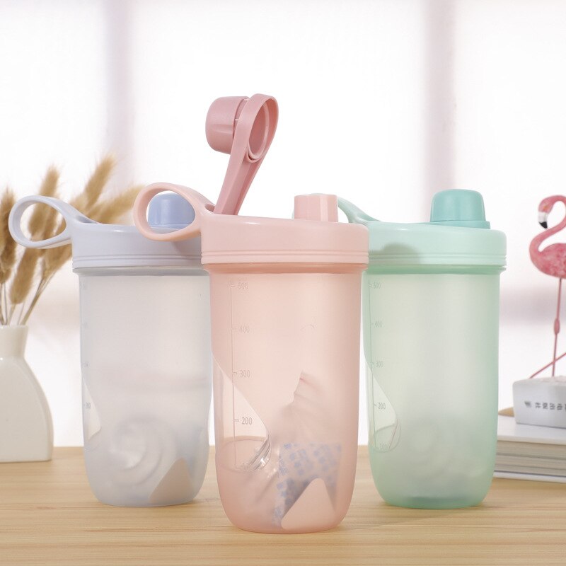 550ml shaker flaskor bred mun sport fitness vattenflaska med vågsäker student män och kvinnor kopp