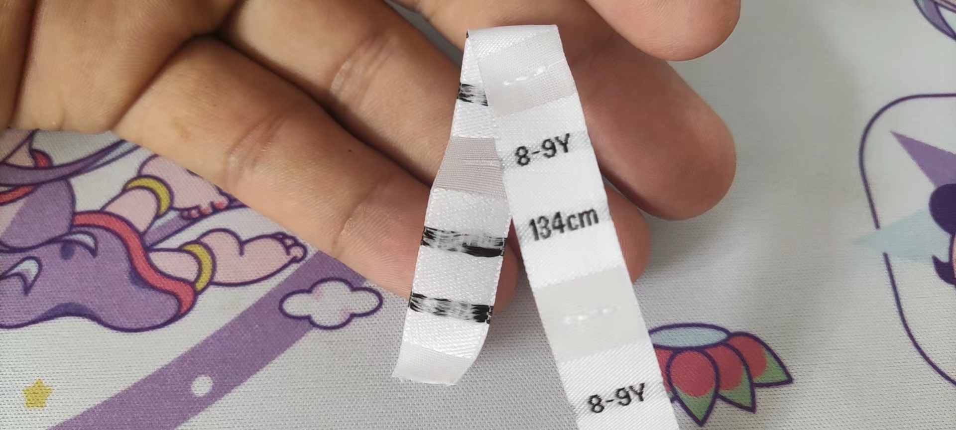 50 stks Geweven maat label doek maten labels 2-3Y 3-4Y 4-5Y 5-6Y 6-7Y 7-8Y 8-9Y 9-10Y Wit damast polyester Kleding Label: Koper