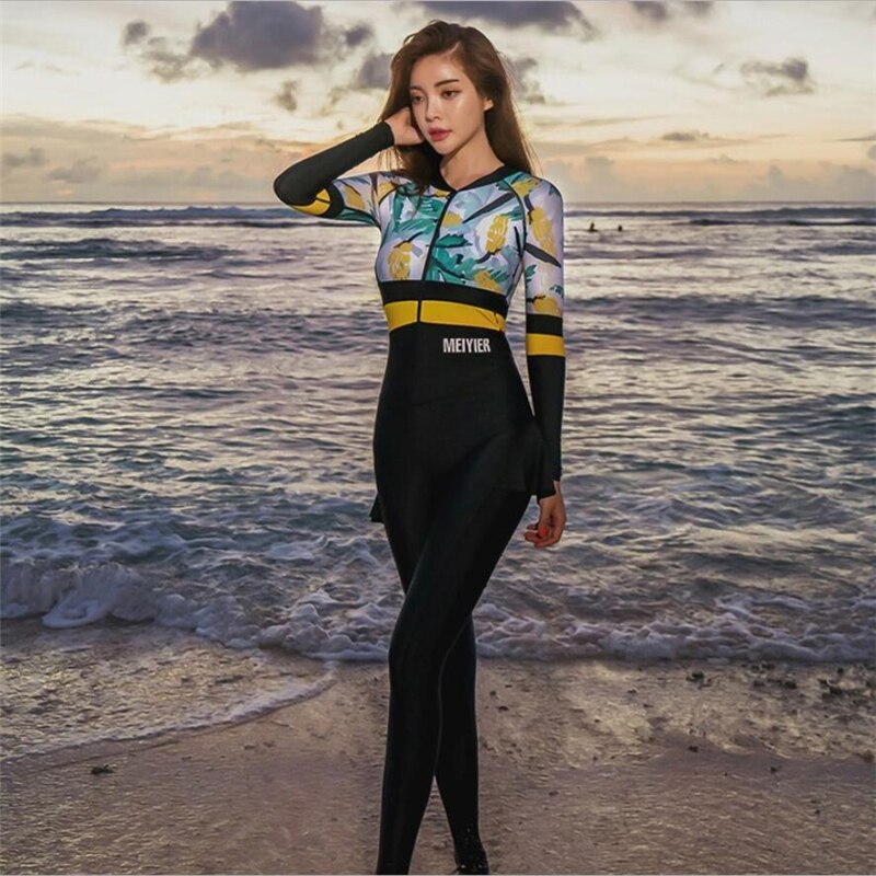 Meiyier-vêtements de plongée en apnée de style coréen pour femmes, combinaison de natation, surf, plongée rembourré, une pièce,