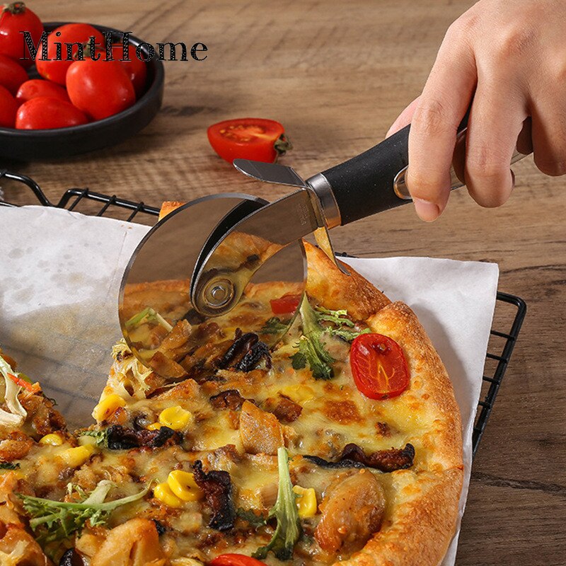 Stainless Steel Pizza Knife Shovel Pizza Pie Knife Pizza Roller Knife Triangle Shovel Knife Kitchen Tools