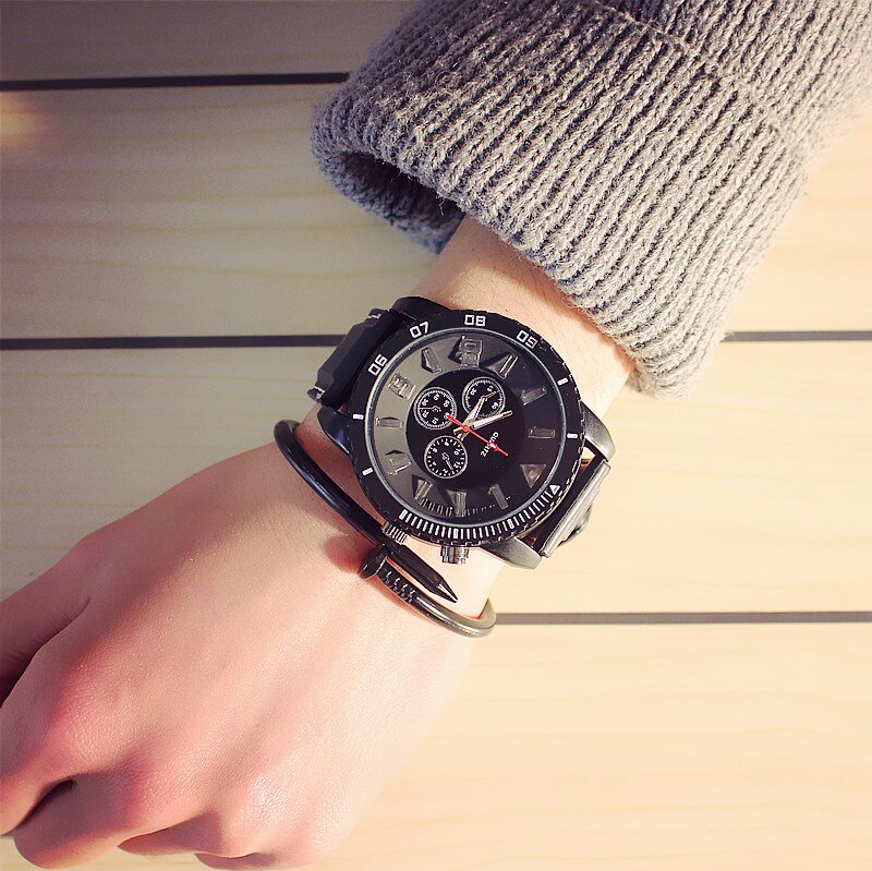 Led Flash Luminous Watch Personality Trends Students Lovers Jellies Woman Men's Watches 2 Color Light WristWatch: Black