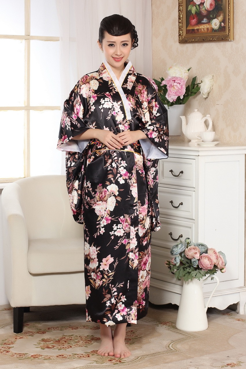 Zwarte Chinese Traditionele Gown Vrouwen Satin Kimono Robe