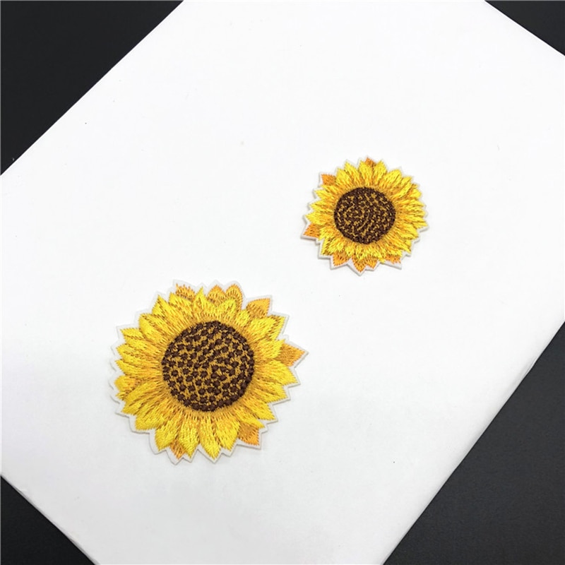 1pcs Geborduurde Zonnebloem Sticker Iron-On Naai Op Kleding Patch DIY Jeans Jassen Tassen Applicaties Handgemaakte bloem Shirt badge