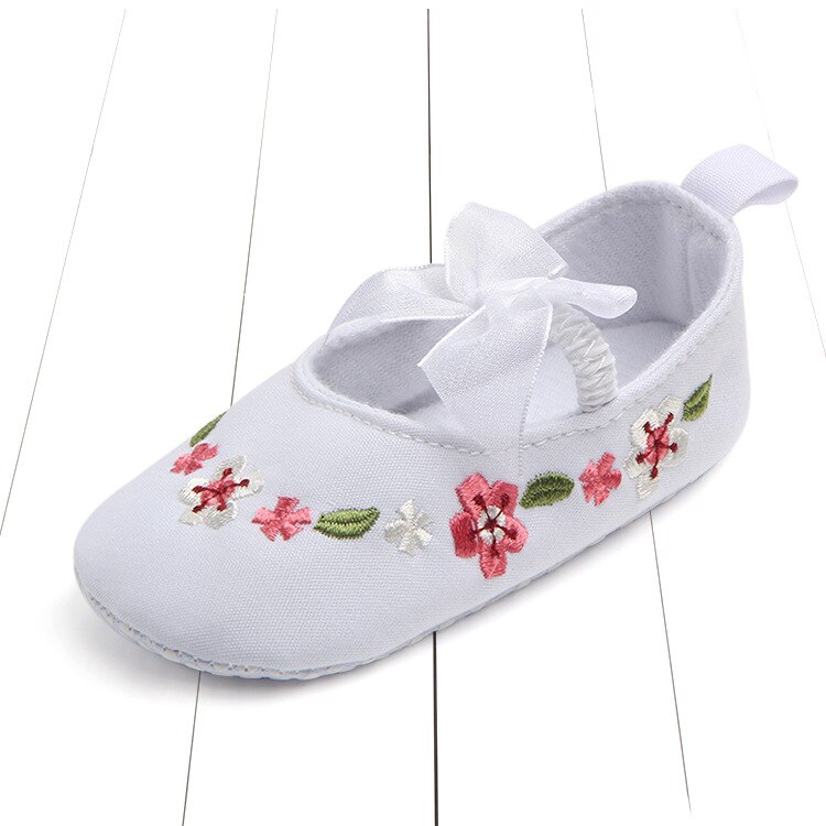 Nyfødte første vandrere toddler sko skridsikre baby piger børn blomster sko prinsesse sko bløde såle børn toddler baby støvler: Hvid / 1318 måneder (13cm)