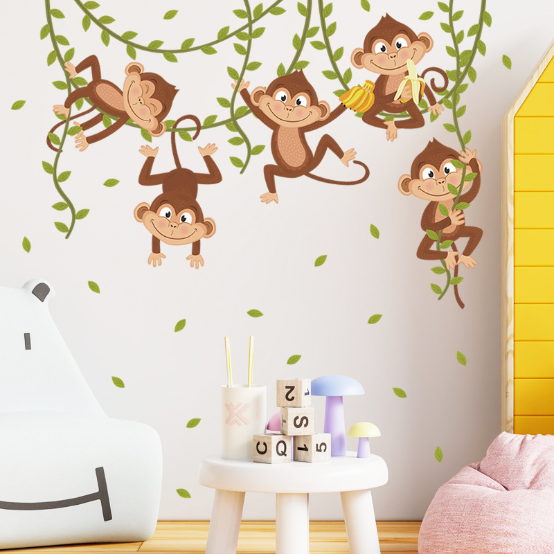 Cartoon 5 Apen Spelen Op De Groene Takken Bladeren Wijnstok Muurstickers Kinderkamer Decoratieve Stickers Kwekerij Muurstickers Decor