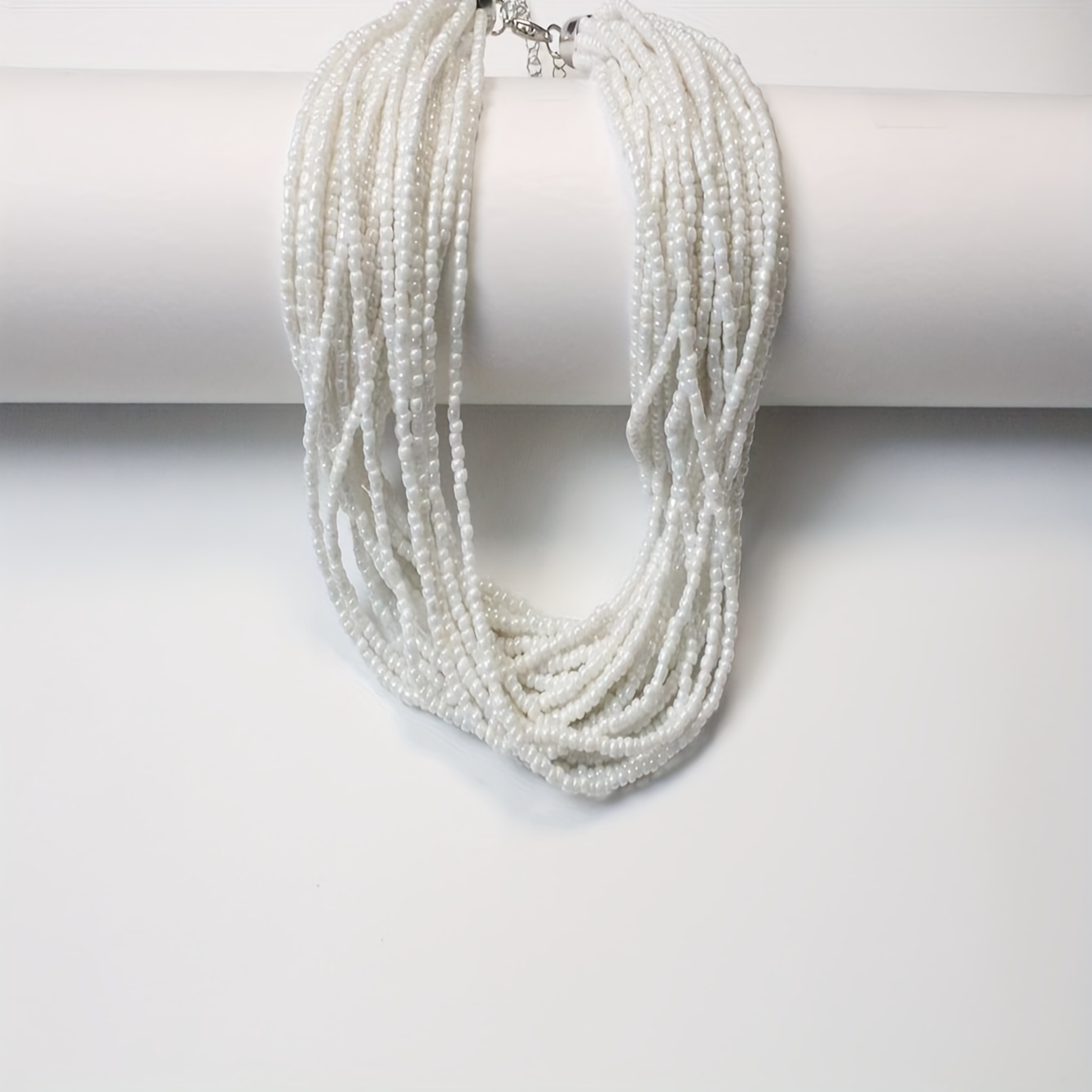 Vibrante collana bohéaspetto con perline di vetro multifilo - Chiusura a catena regolabile, perfetta per tutti i giorni e le occasioni