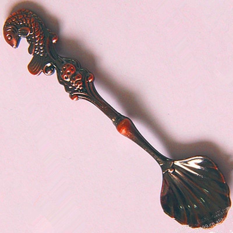 Shell Head Retro Ocean Series Coffee Spoon Cake Dessert Spoon Conch Drink Scoop Fruit Spoon Coffee Spoon: Red
