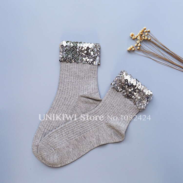 Ropa de calle Chic calcetines de lentejuelas brillantes hechos a mano para mujer. Calcetines cortos informales de Color gris liso para mujer. Calcetines con lentejuelas plateadas para mujer
