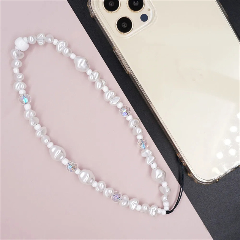 Y2k Luxury Pearl Love Heart Short Hand Wrist Lanyard Simplicity Short Phone Strap For Cell Phone Earphones Backpack Camera Chain