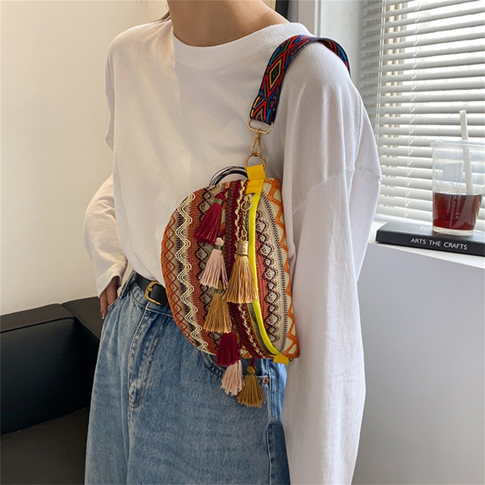 Kvinnor i etnisk stil plånböcker med justerbar rem brokig färg fanny pack med fransar dekor crossbody bröstväskor midjeväska