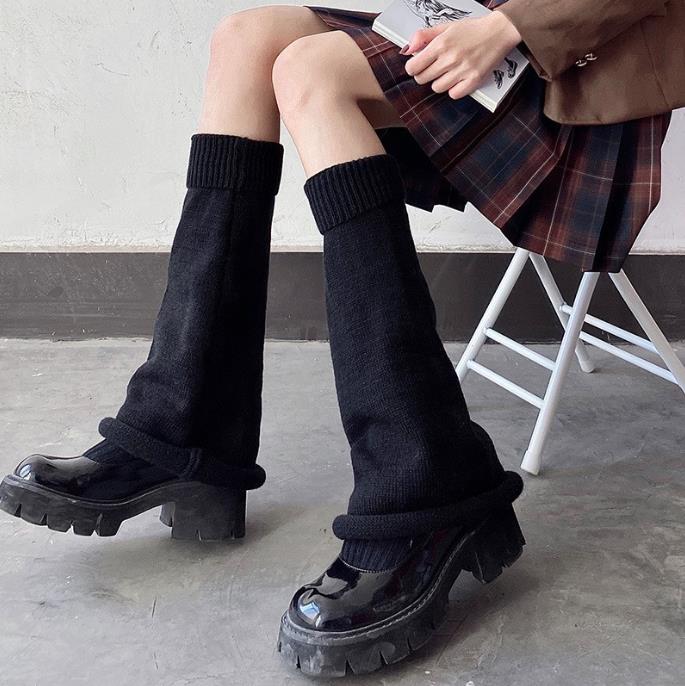 Naisten raidalliset säärystimet lolita pitkät sukat neulotut leggingsit japanilaiset makeiset talvisukat kawaii käsivarren nilkan lämmittimet tyttö: Viininpunainen